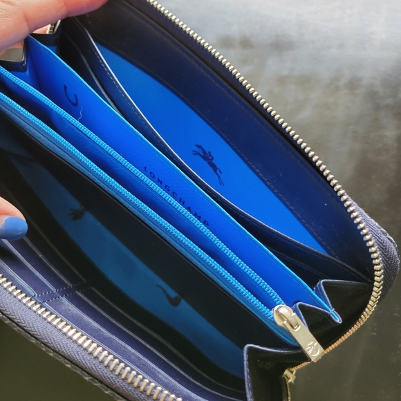 AUTHENTIC Longchamp Wallet - Picture 5 of 7